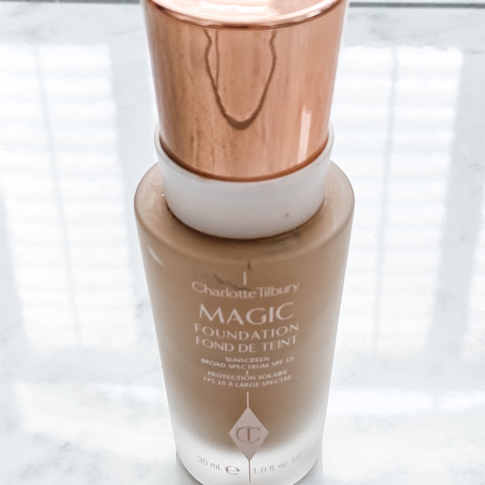 Charlotte Tilbury magic Foundation #7 medium